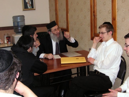 Giving a shiur in a Moscow yeshiva, March 2009